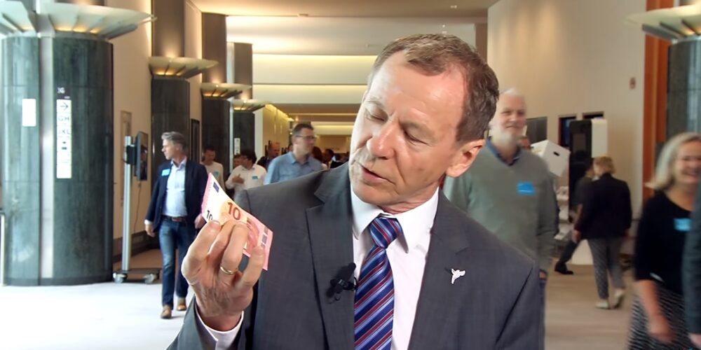 Europoseł o kryptowalutach [wideo]