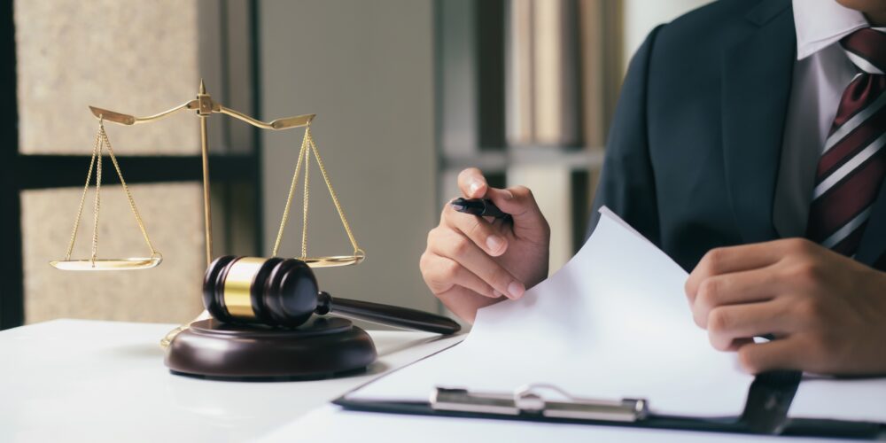 Programista Ethereum przed ławą przysięgłych. Podsumowanie tygodnia #352