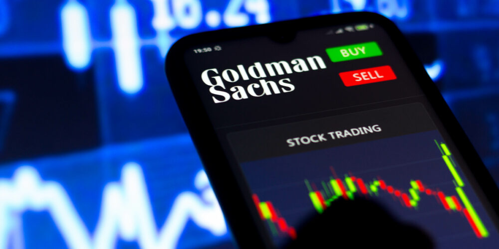 Goldman Sachs umożliwi inwestowanie w kryptowaluty. Netflix nakręcił dokument o upadłej giełdzie cyfrowych aktywów. Podsumowanie #412