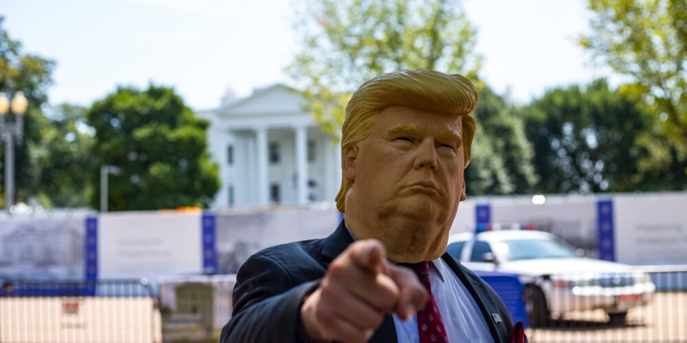 Donald Trump zainwestował w ETH. USA chcą uregulować AI. Podsumowanie tygodnia #482
