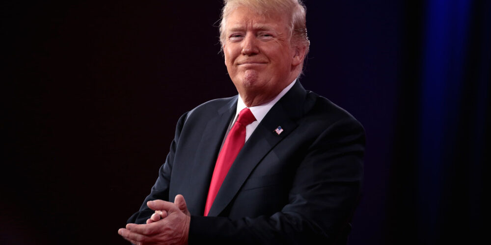 Donald Trump podpisał z UE ważną umowę. Ethereum walczy o przełamanie ważnego oporu. Podsumowanie tygodnia #584